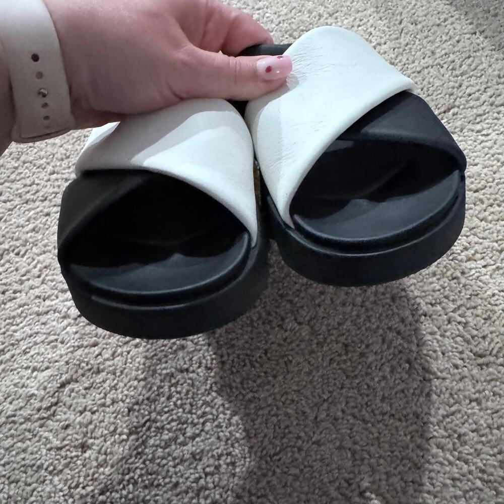 Sorel VIIBE Crisscross Slide Sandals Black Sea Salt White Women's Size 6 Easy On - Picture 3 of 10